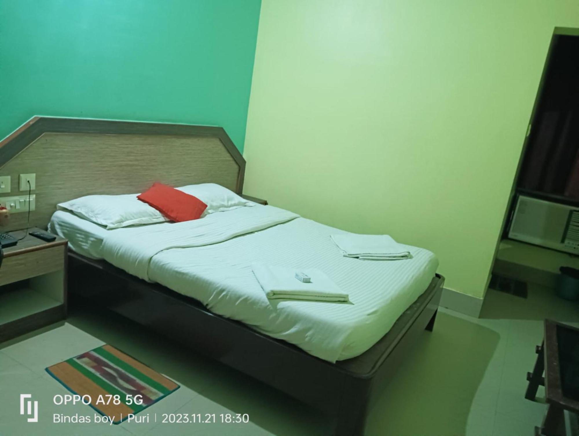 Hotel D2 Holiday Inn -Near Niladri Sea Beach - Puri - Official Verified Exterior foto